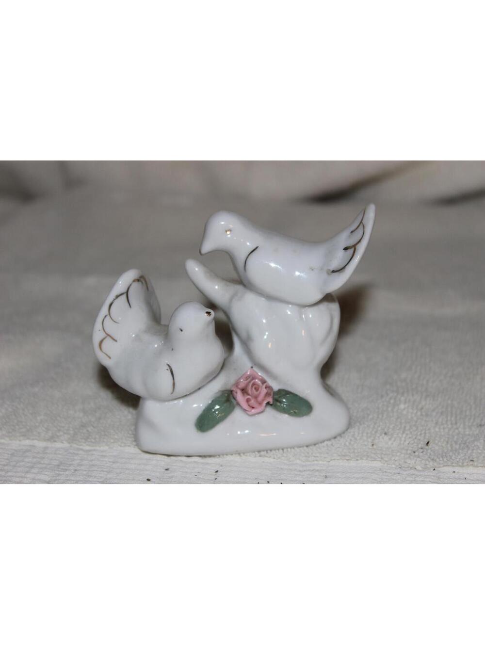VINTAGE DOVE BIRDS PORCELAIN FIGURINE GOLD TRIM PINK ROSE MADE IN CHINA
